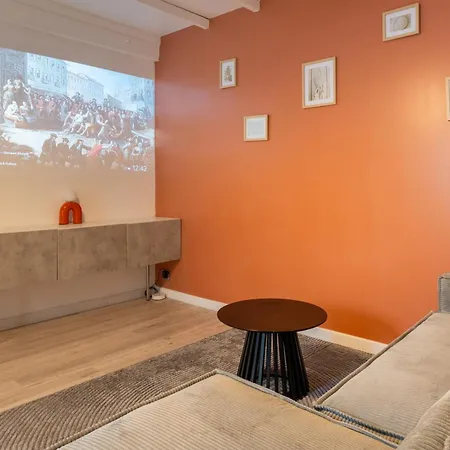 Le Retro With Private Parking شقة *