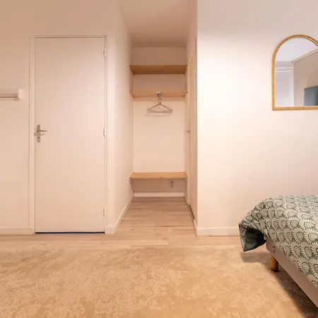 Le Retro With Private Parking شقة