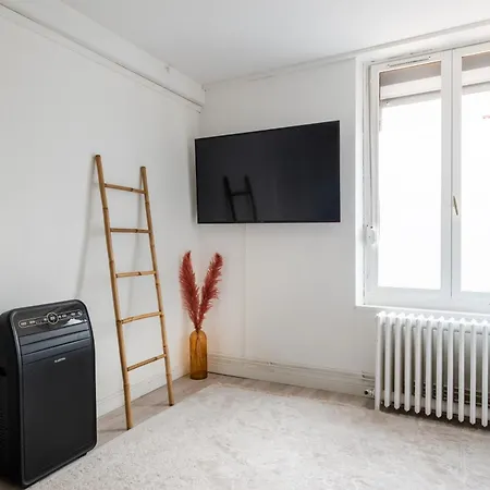 Apartament Le Retro Avec Parking Prive Reims
