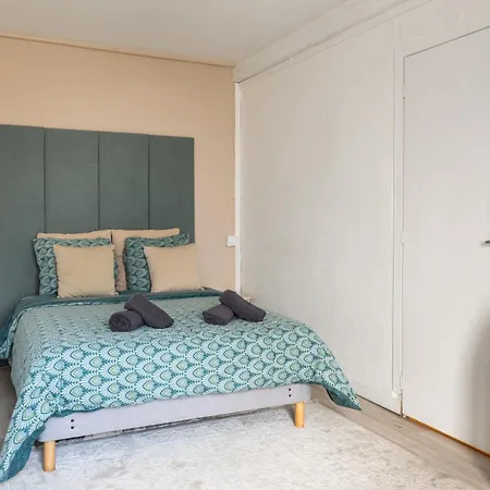 Apartament Le Retro Avec Parking Prive Reims