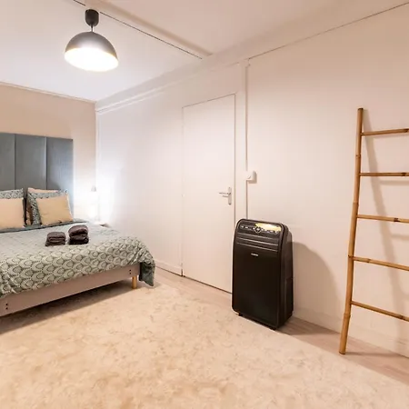 Le Retro With Private Parking